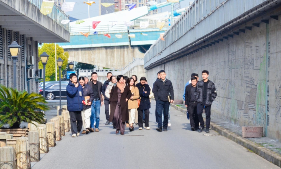 “走進(jìn)園區(qū)，共享未來(lái)”鏡湖區(qū)高層次人才服務(wù)企業(yè)雙向促進(jìn)對(duì)接交流活動(dòng)在園舉辦